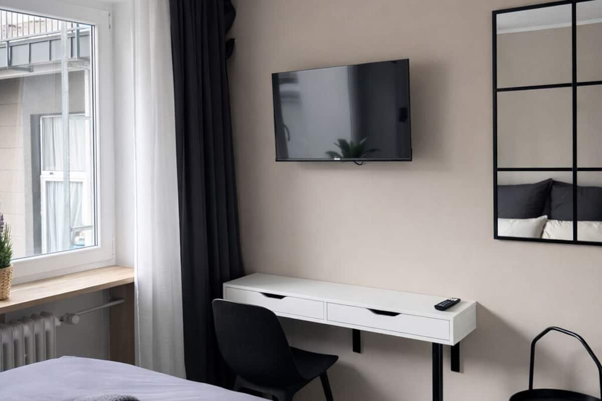 Comfort Room, Garden View