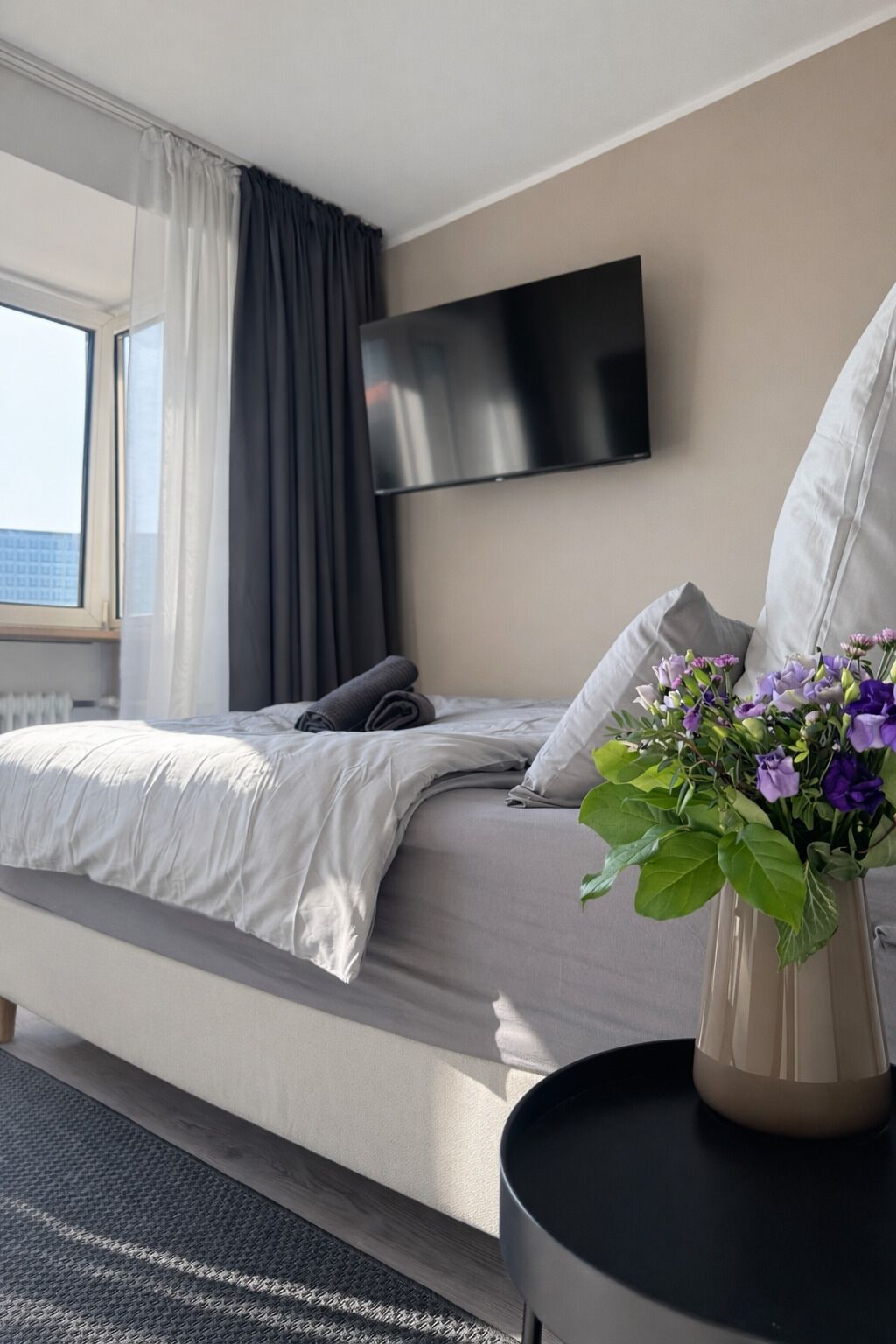 Comfort Room, City View