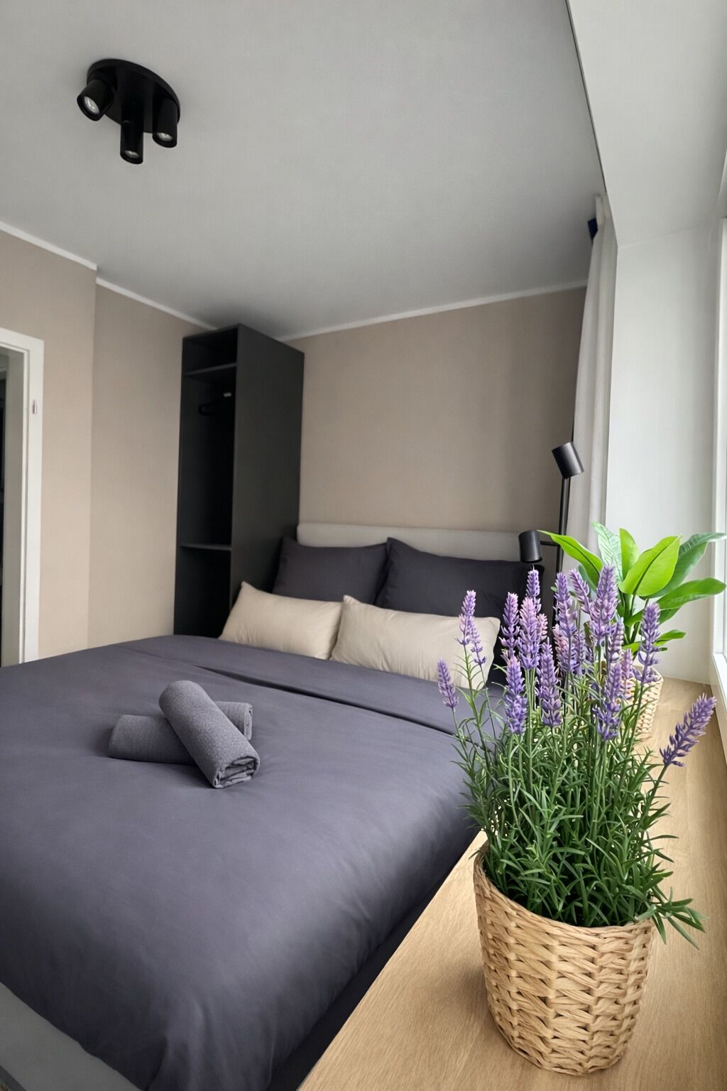 Comfort Room, Garden View
