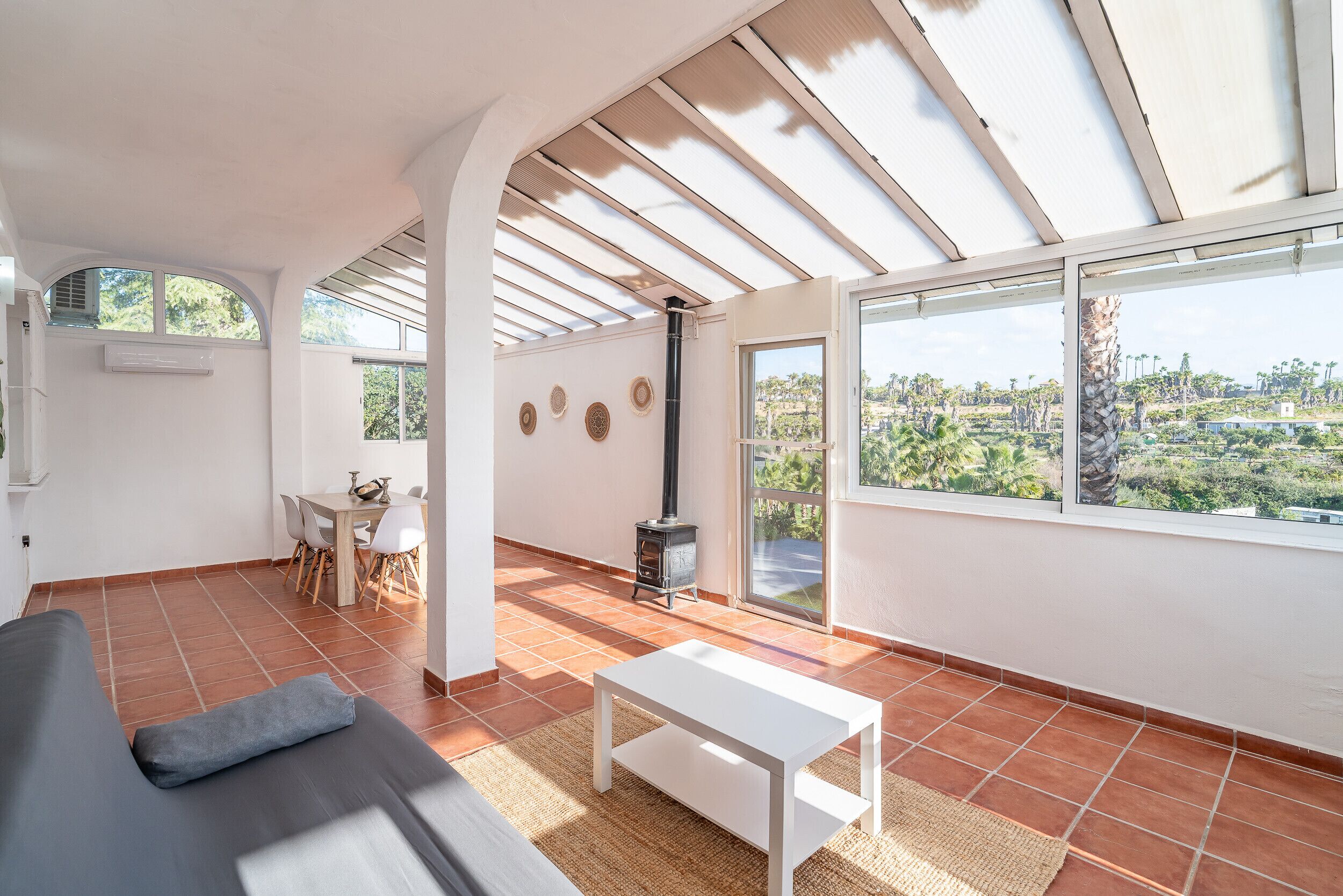 Televisión, chimenea