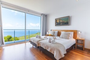 3 bedrooms, iron/ironing board, travel crib, free WiFi - Cape View Villa by Atlantic Holiday (Ponta do Pargo)