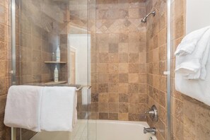 Hair dryer, towels - Spacious 4-bedroom, 3-bath condo in Telluride’s West End (Telluride)