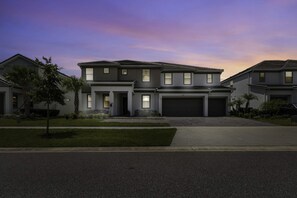 Exterior - Magical 15BR Villa w Pool, Cinema & Themed Fun (Kissimmee)
