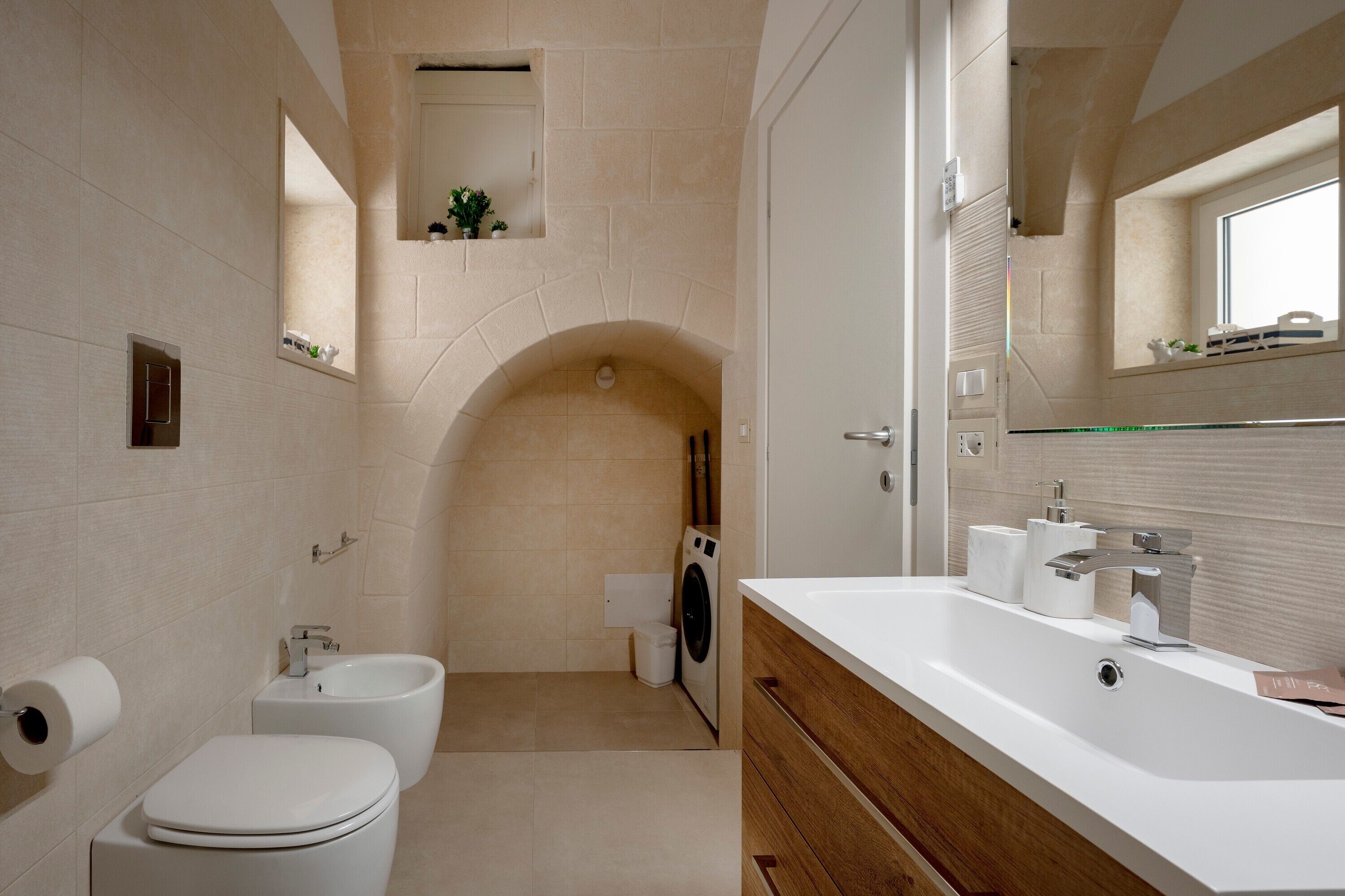 Ducha, secador de pelo y toallas