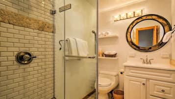 Shower, jetted bath, hair dryer, towels