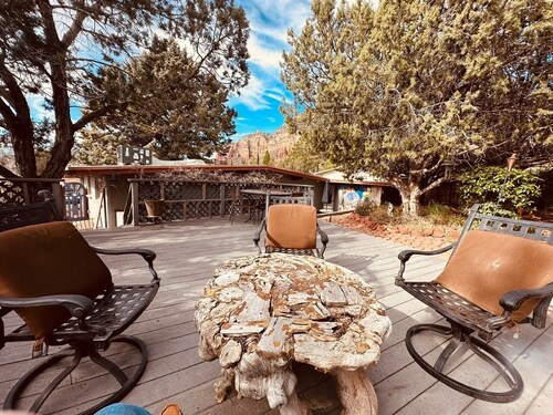 Sedona Trailhead Retreat  Red Rock Views  Patio. Free Hiking Pass, Walk to Trail