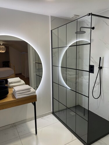 L’Entre Temps 
Gîte familial  4 personnes (2 adultes+2 enfants) pt animal admis