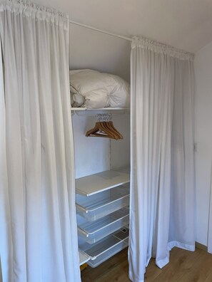 Interior - L'Entre Temps Family gîte sleeps 4 (2 adults+2 children) pets allowed (Herve)