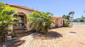 Exterior - Waratah Retreat - 2/4 Waratah (Evans Head)