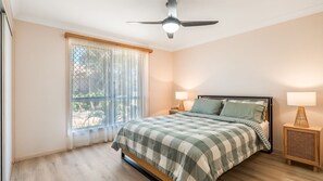 3 bedrooms, Internet, bed sheets - Waratah Retreat - 2/4 Waratah (Evans Head)