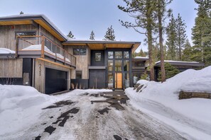 Exterior - Luxury Creekside Retreat Near Palisades Tahoe - Spirit TLUXP (Olympic Valley)