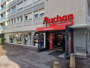 Exterior detail - 43m2 near metro, Roland-Garros & Parc des Princes (Boulogne-Billancourt)