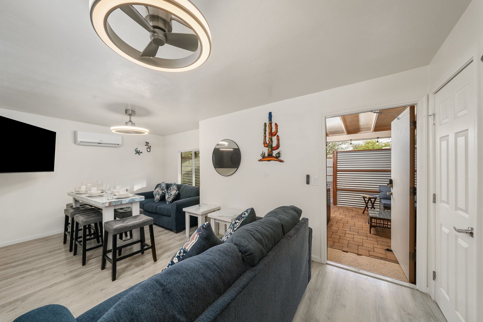 3BR 2BA Home w Jacuzzi Near Reid Park & Zoo Unit B | Living area
