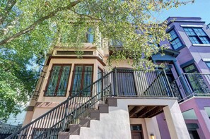 Exterior - Hunter's Knoll on Rainbow Row | Walk to Forsyth (Savannah)
