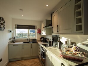 เครื่องล้างจาน, เครื่องครัว/จาน/ช้  อนส้อม