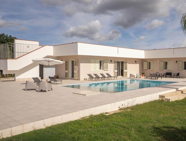 Exterior - Villa Sunset Escape (Solarino)