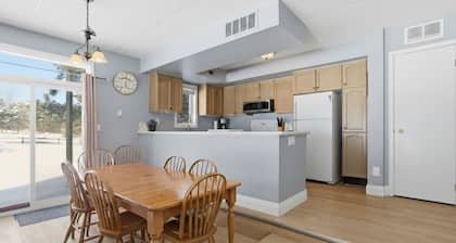 Ground Floor Ski In/Out to Silver Bullet Express