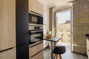 Réfrigérateur, four, plaque de cuisson, lave-vaisselle