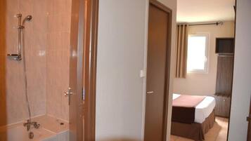Chambre Quadruple Supérieure | Salle de bain