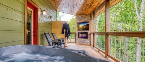 Tina de hidromasaje al aire libre