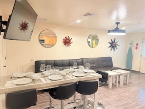 Family House, Haiwan Kesayangan Dibenarkan | Tempat makan