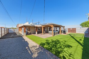 Family House, 3 Bedrooms, Non Smoking, Pets allowed | Property grounds