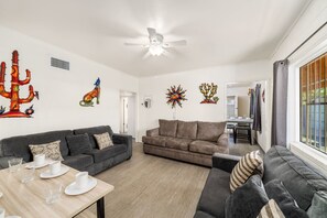Family House, 3 Bedrooms, Non Smoking, Pets Allowed | Living area - Tucson Casa 1 y Casa 2 (Tucson)
