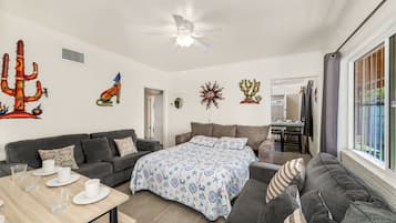 Family House, 3 Bedrooms, Non Smoking, Pets Allowed | In-room safe, blackout drapes, soundproofing, iron/ironing board
