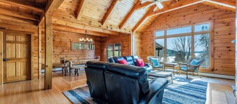 Dreamy Lakeview Log Cabin in Lake Ariel w/ Hot Tub, Game Room & Fire Pit