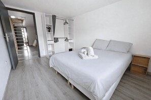 4 camere, ferro/asse da stiro, Wi-Fi, lenzuola