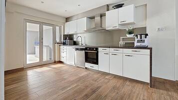 Fridge, microwave, oven, dishwasher