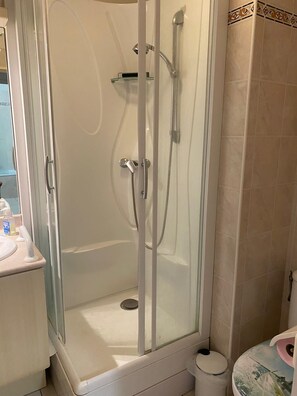 Shower, hair dryer - Large T4 with pool, terrace and beach on foot (Fréjus)