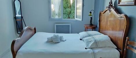 3 bedrooms, iron/ironing board, WiFi