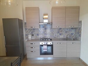 Private kitchen - Cozy apartment with large terrace overlooking the sea (Rapallo)