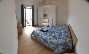 2 makuuhuonetta, silitysrauta/-lauta, Wi-Fi, vuodevaatteet