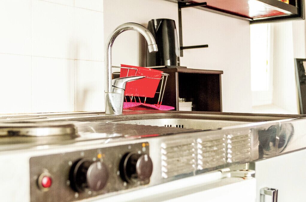 Fridge, microwave, oven, coffee/tea maker