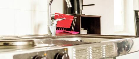 Fridge, microwave, oven, coffee/tea maker