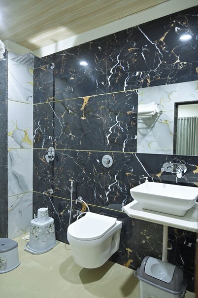 SHREE MAHALAXMI INN 