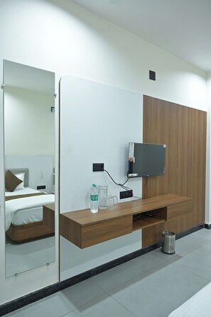Family Triple Room | Free WiFi - SHREE MAHALAXMI INN  (Dahod)