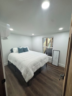 6 bedrooms, internet, bed sheets