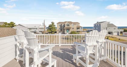 Oceanview beach cottage with heated pool an hot tub