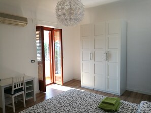 1 غرفة نوم ومكواة/لوح كي وواي فاي وملاءات أسرّة