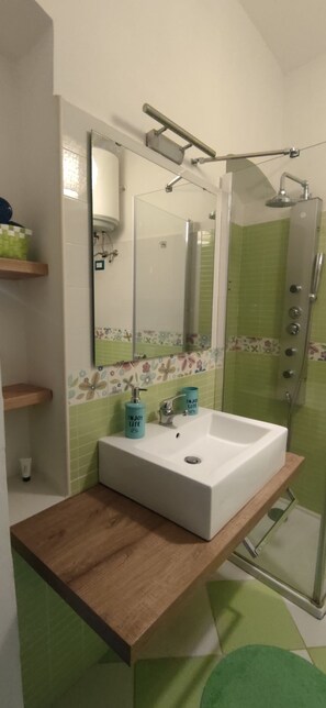 Unclassified image, 5 of 11, button