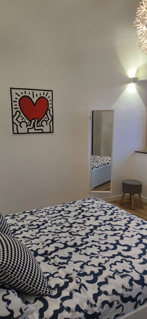 1 habitación, tabla de planchar con plancha, wifi y ropa de cama 