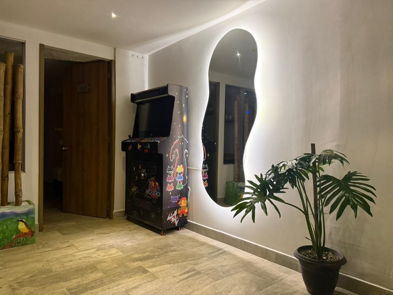 TV de tela plana 30 polegadas com canais a cabo