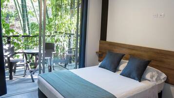 Cortinas blackout, ferros/tábuas de passar roupa, Wi-Fi de cortesia