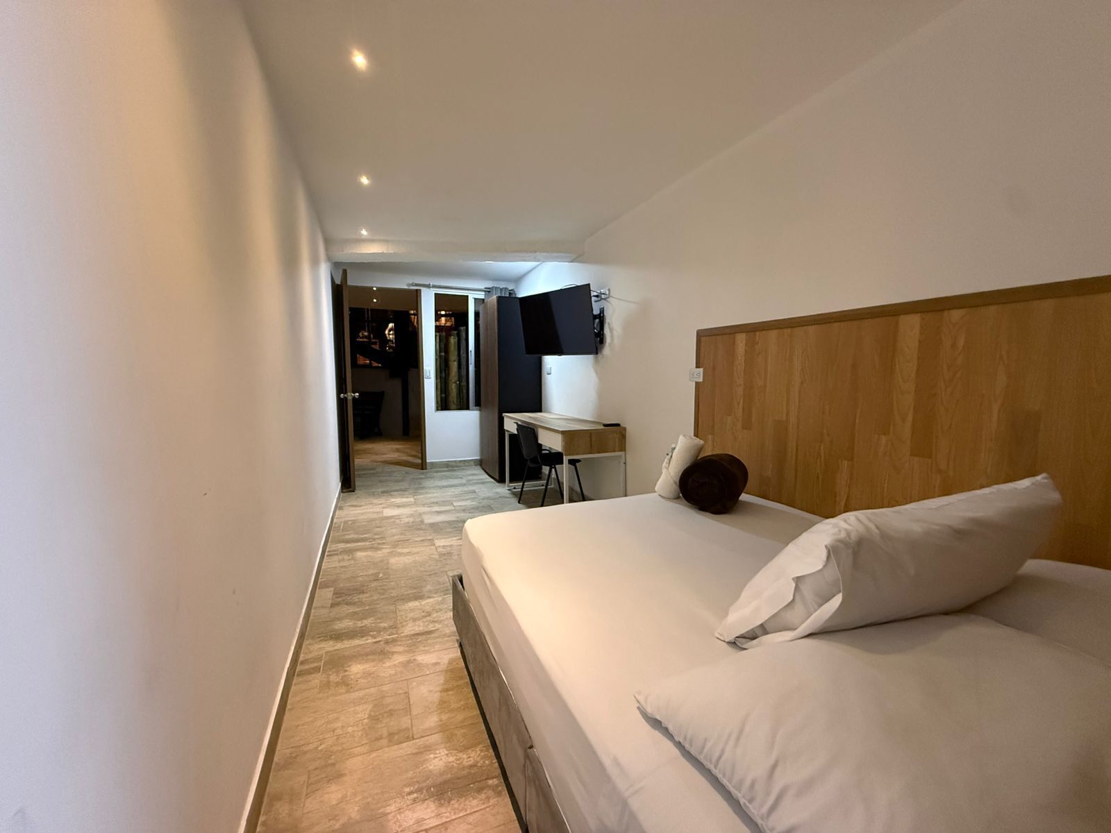 Chambre Double Exécutive | Rideaux occultants, fer et planche à repasser, Wi-Fi gratuit