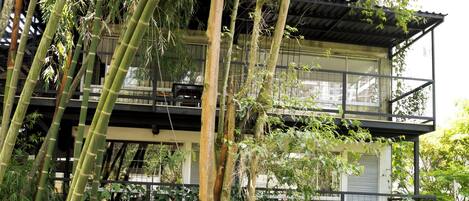 Habitación ejecutiva doble, balcón, vistas al jardín | Cortinas opacas, tabla de planchar con plancha, wifi gratis