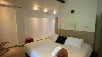 Superior Double Room, Balcony, Garden View | Blackout drapes, iron/ironing board, free WiFi, bed sheets