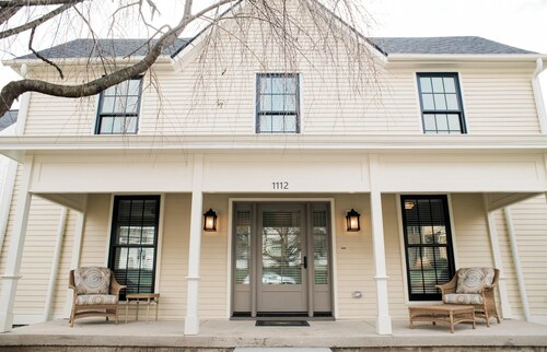 The Neal House: Charming & Historic 3 Bedroom House